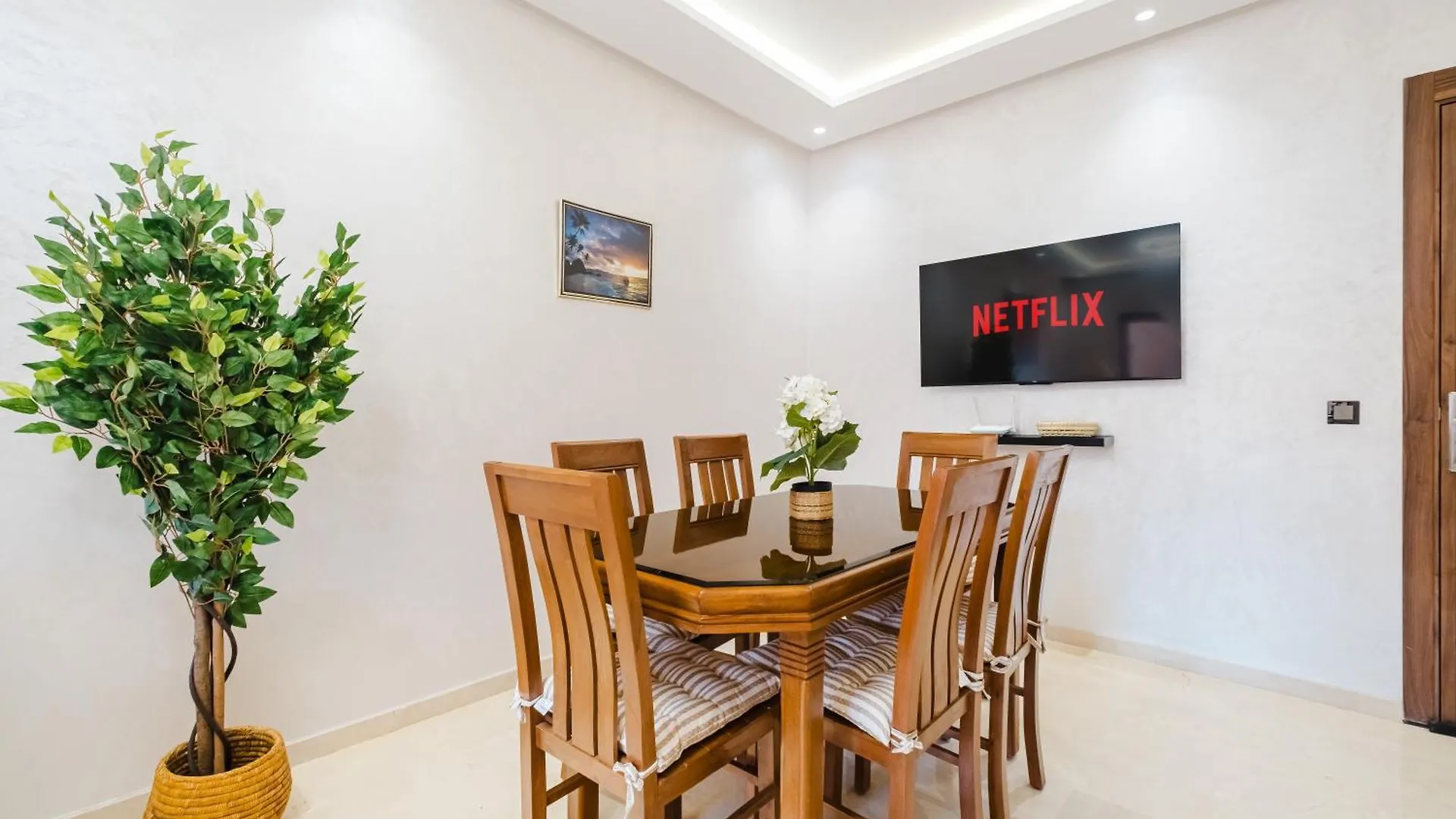 Charming Apartment Near M Avenue Pool, Parking Marrakesh